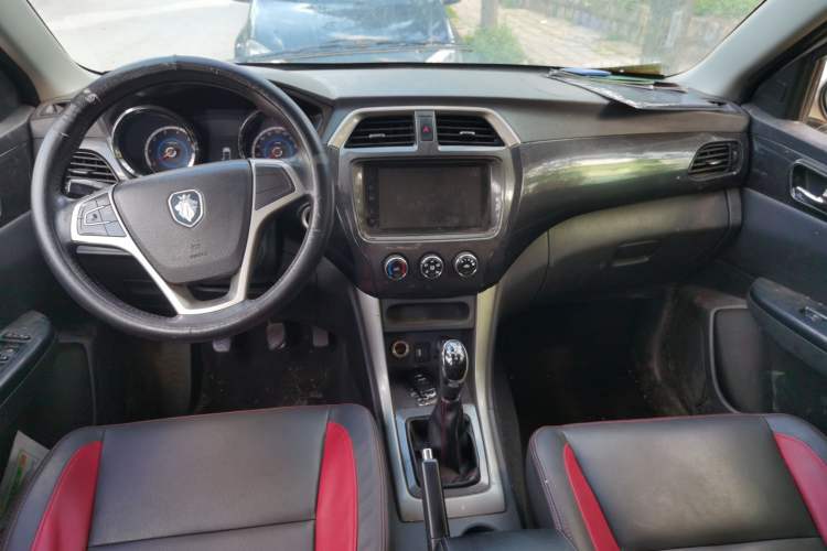 Used Foton Jiatu ix7 2016 1.5L ZhiZun Model Center Console