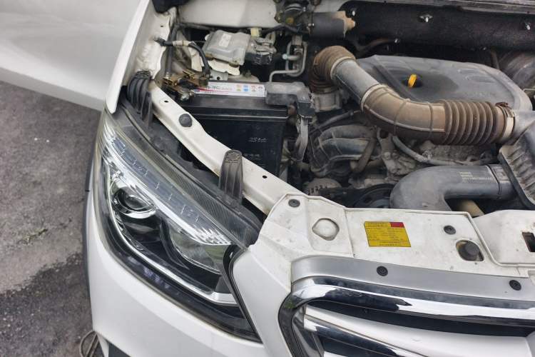 Used Foton Jiatu ix7 2016 1.5L ZhiZun Model Engine Bay Right