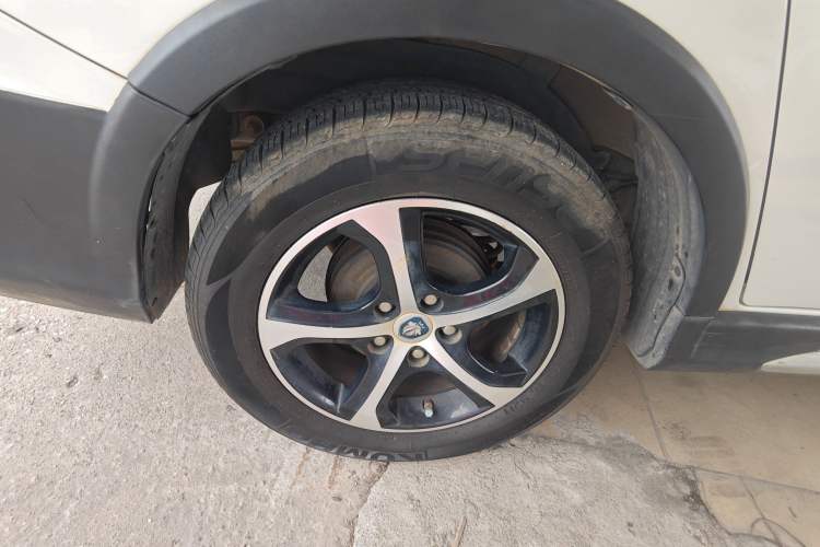 Used Foton Jiatu ix7 2016 1.5L ZhiZun Model Exterior 8
