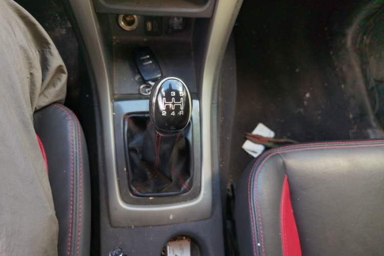 Used Foton Jiatu ix7 2016 1.5L ZhiZun Model Gear Lever