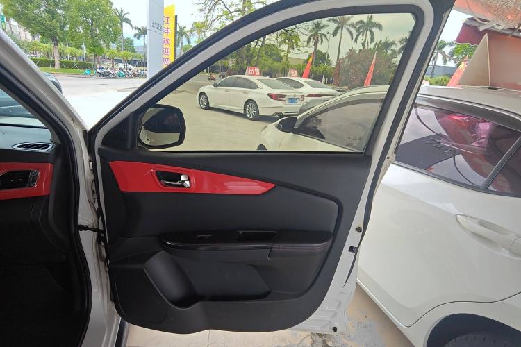 Used Foton Jiatu ix7 2016 1.5L ZhiZun Model Interior 5