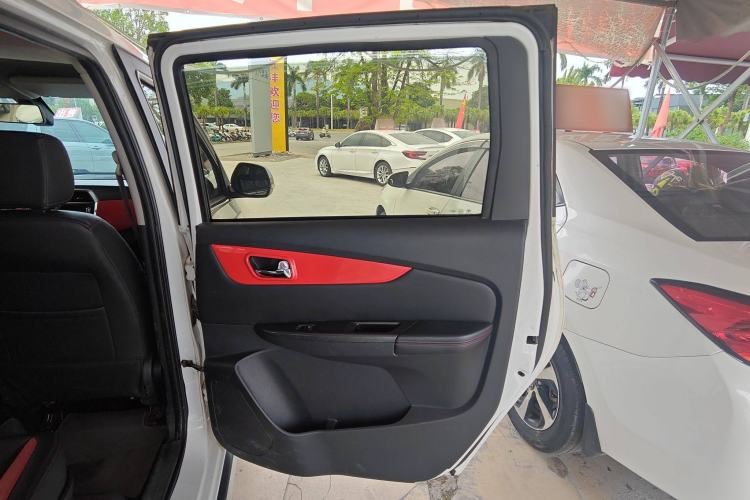 Used Foton Jiatu ix7 2016 1.5L ZhiZun Model Interior 6