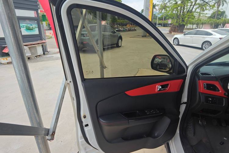 Used Foton Jiatu ix7 2016 1.5L ZhiZun Model Interior 7