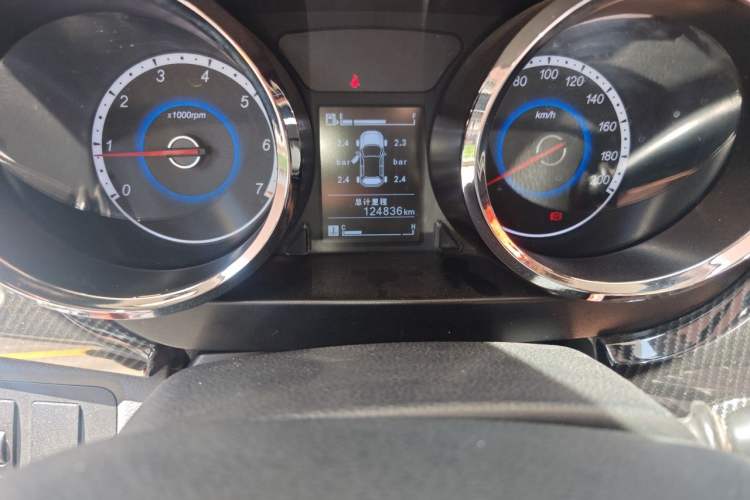 Used Foton Jiatu ix7 2016 1.5L ZhiZun Model Odometer Close Up