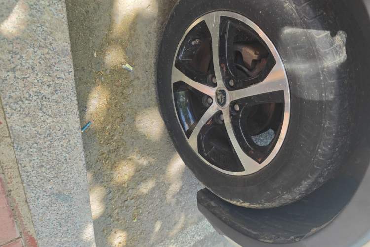 Used Foton Jiatu ix7 2016 1.5L ZhiZun Model Right Front Wheel Hub