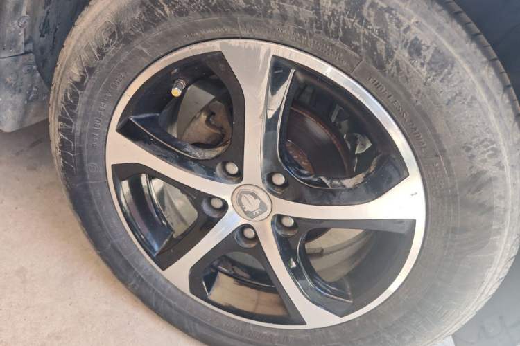 Used Foton Jiatu ix7 2016 1.5L ZhiZun Model Right Front Wheel Hub
