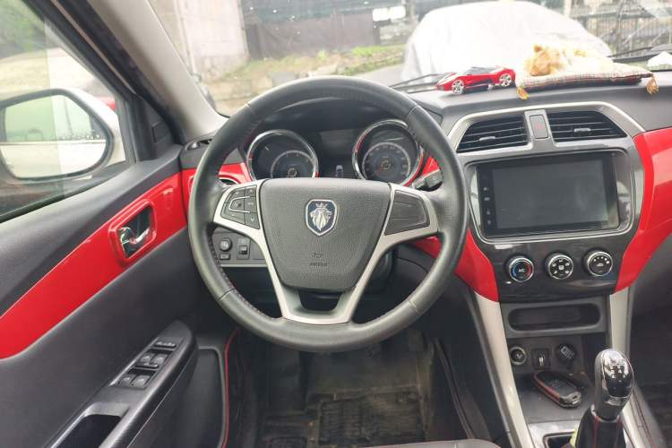 Used Foton Jiatu ix7 2016 1.5L ZhiZun Model Steering Wheel