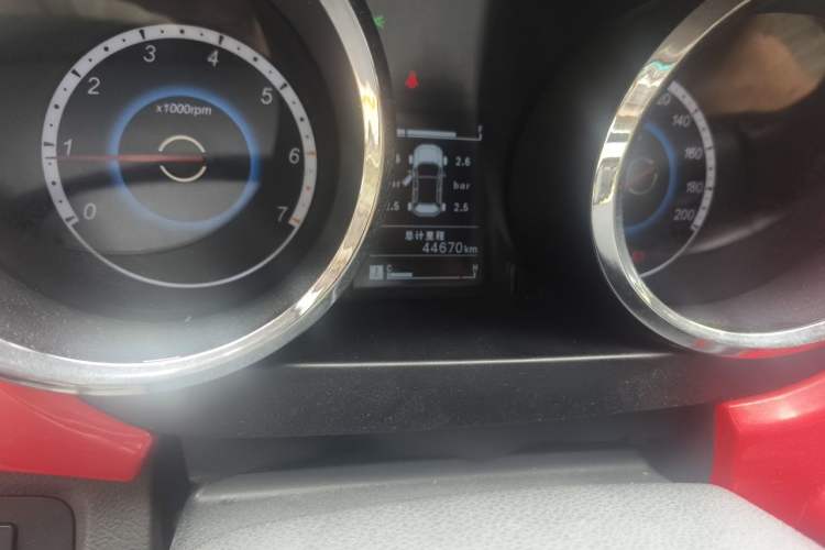 Used Foton Jiatu ix7 2016 1.5L ZhiZun Model Odometer Close Up