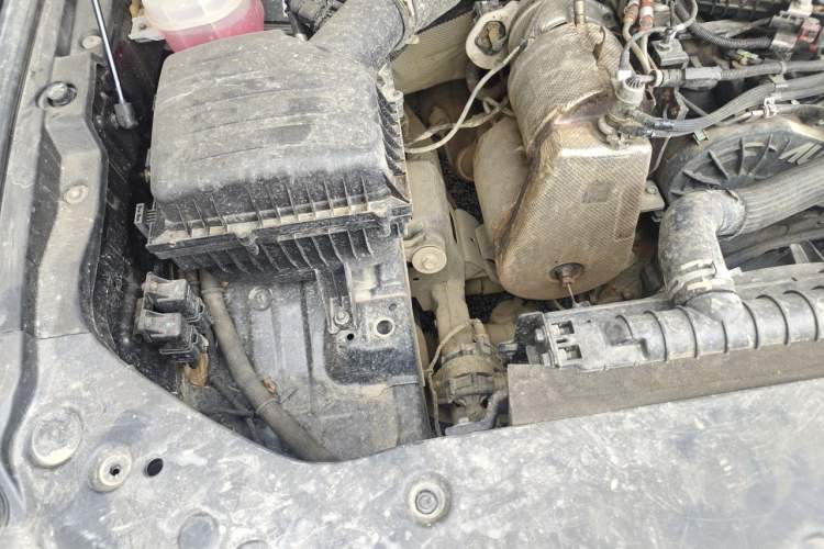Used Foton Mars 2023 Mars 9 2.0T Diesel Automatic 4x4 Standard-Wheel Luxury Edition Engine Bay Right