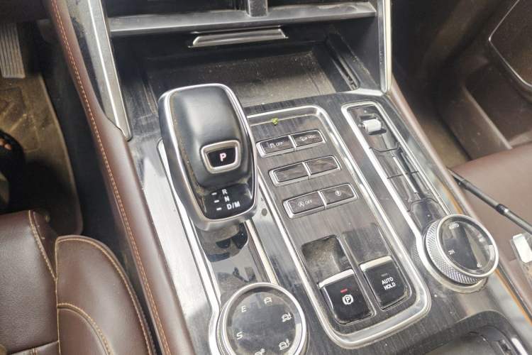 Used Foton Mars 2023 Mars 9 2.0T Diesel Automatic 4x4 Standard-Wheel Luxury Edition Gear Lever