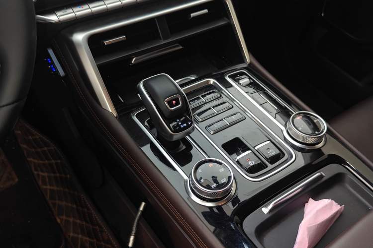 Used Foton Mars 2023 Mars 7 2.0T Diesel Automatic 4x4 Long-Wheelbase Elite Model Gear Lever