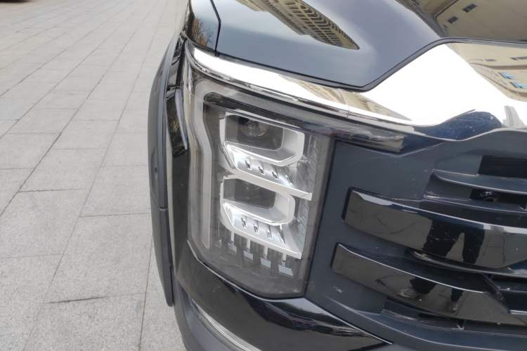 Used Foton Mars 2023 Mars 7 2.0T Diesel Automatic 4x4 Long-Wheelbase Elite Model Right Front Headlight
