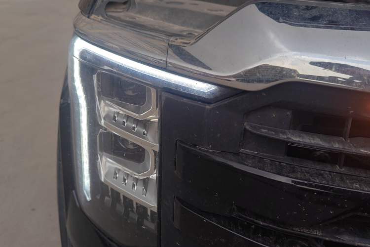 Used Foton Mars 2023 Mars 7 2.0T Diesel Automatic 4x4 Long-Wheelbase Elite Model Right Front Headlight