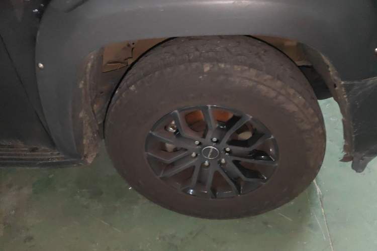 Used Foton Mars 2023 Mars 7 2.0T Diesel Automatic 4x4 Long-Wheelbase Luxury Model Right Front Wheel Hub