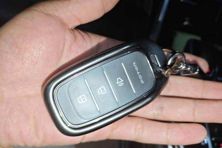 Used Foton Mars 2023 Mars 7 2.0T Diesel Automatic 4x4 Long-Wheelbase Luxury Model Vehicle Key