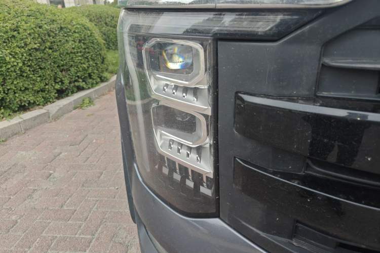 Used Foton Mars 2023 Mars 7 2.0T Diesel Automatic 4x4 Long-Wheelbase Elite Model Right Front Headlight