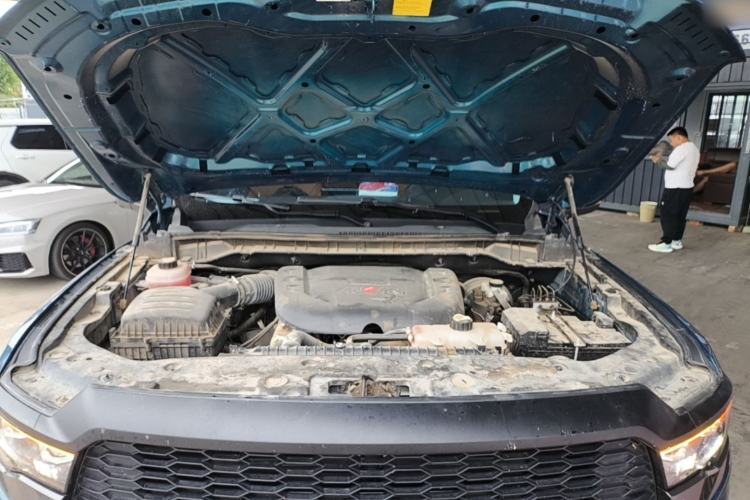 Used Foton Mars 2023 Mars 9 2.0T Diesel Automatic 4x4 Standard-Wheelbase Flagship Model Engine Bay