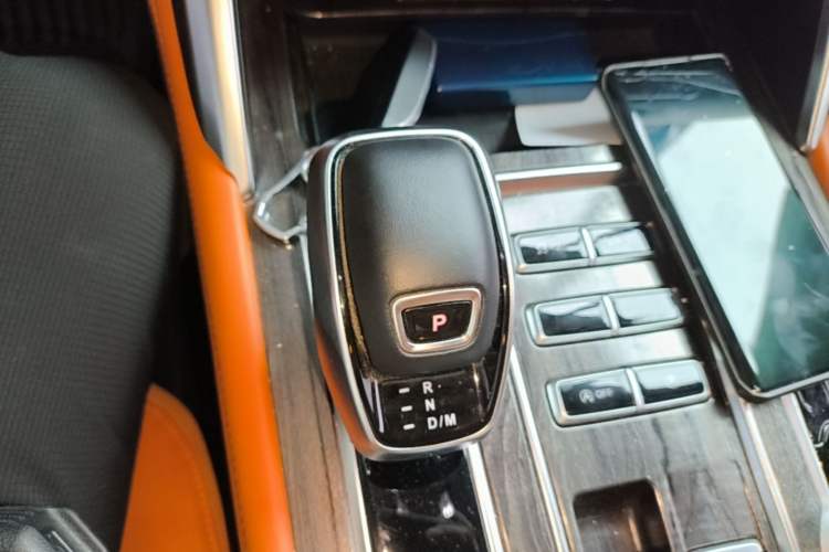 Used Foton Mars 2023 Mars 9 2.0T Diesel Automatic 4x4 Standard-Wheelbase Flagship Model Gear Lever