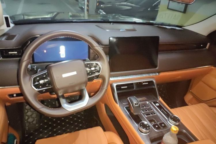 Used Foton Mars 2024 Mars 9 2.0T Gasoline Automatic 4x4 Standard-Wheel Supreme Model Center Console