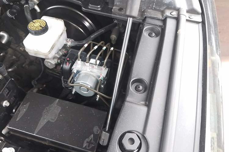 Used Foton Mars 2024 Mars 7 2.0T Diesel Manual Two-Wheel Drive Long-Wheelbase Launch Edition Engine Bay Left