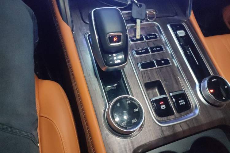 Used Foton Mars 2024 Mars 9 2.0T Gasoline Automatic 4x4 Standard-Wheel Supreme Model Gear Lever