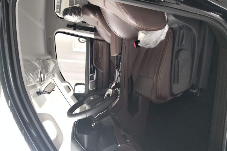 Used Foton Mars 2024 Mars 7 2.0T Diesel Automatic 2WD Long-Wheelbase Enjoyment Model Interior 2