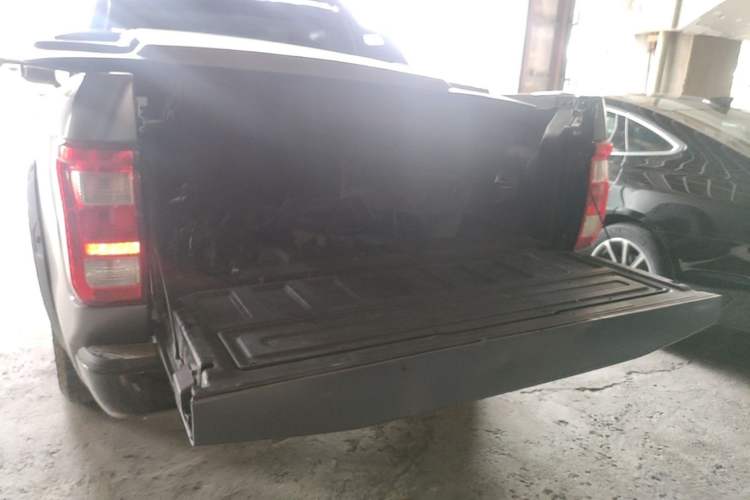 Used Foton Mars 2024 Mars 7 2.0T Diesel Automatic 4x4 Long-Wheelbase Launch Edition Trunk