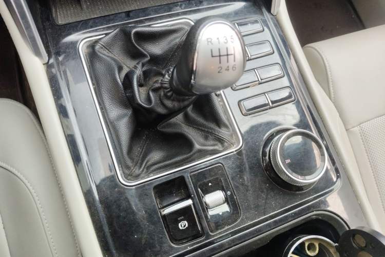 Used Foton Mars 2024 Mars 7 2.0T Diesel Manual 4x4 Long-Wheelbase Launch Edition Gear Lever
