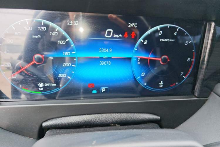 Used Foton Mars 2024 Mars 7 Pro 2.0T Gasoline Automatic 4x4 Standard-Wheel Enjoyment Model Odometer Close Up