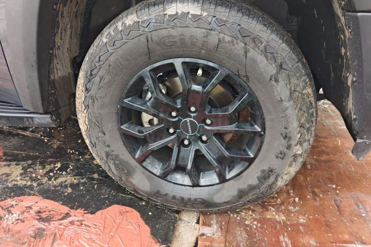 Used Foton Mars 2024 Mars 7 Pro 2.0T Gasoline Automatic 4x4 Standard-Wheel Enjoyment Model Right Front Wheel Hub