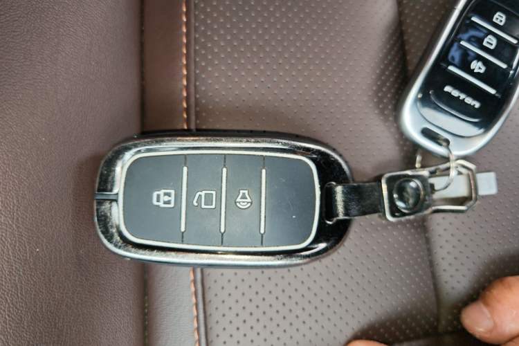 Used Foton Mars 2024 Mars 7 Pro 2.0T Gasoline Automatic 4x4 Standard-Wheel Enjoyment Model Vehicle Key
