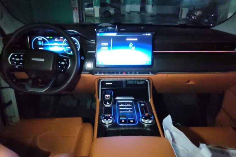 Used Foton Mars 2024 Mars 9 2.0T Gasoline Automatic 4x4 Standard-Wheel Luxury Edition Center Console