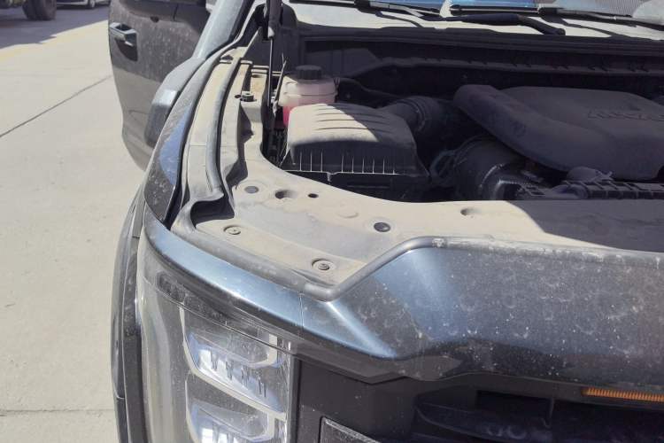 Used Foton Mars 2025 Mars 7 2.0T Diesel Automatic 4x4 Long-Box Explorer Edition Engine Bay Right