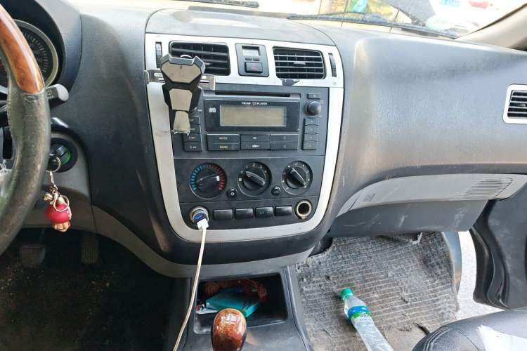 Used Foton MP-X E 2010 2.4L Wealth Express Standard Edition M240L-4G64 Audio And AC Panel