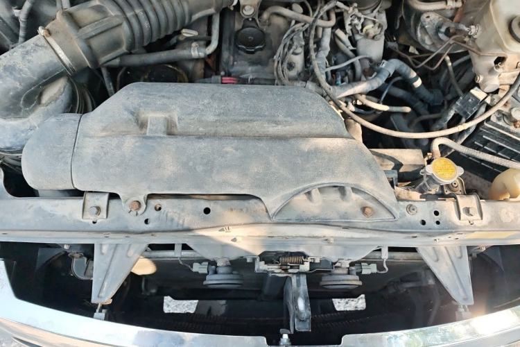 Used Foton MP-X E 2010 2.4L Wealth Express Standard Edition M240L-4G64 Engine Bay
