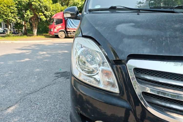 Used Foton MP-X E 2010 2.4L Wealth Express Standard Edition M240L-4G64 Right Front Headlight