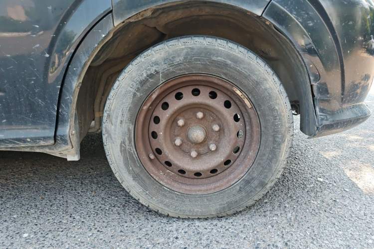 Used Foton MP-X E 2010 2.4L Wealth Express Standard Edition M240L-4G64 Right Front Wheel Hub