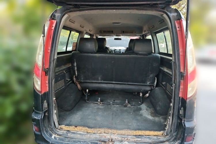 Used Foton MP-X E 2010 2.4L Wealth Express Standard Edition M240L-4G64 Trunk