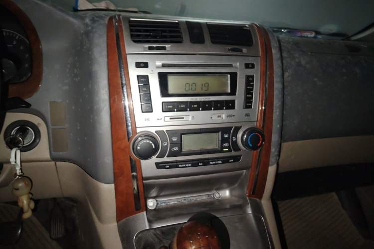 Used Foton MP-X E 2010 2.4L Wealth Express Comfort Edition M240S-4G64 Audio And AC Panel