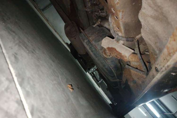 Used Foton MP-X E 2010 2.4L Wealth Express Comfort Edition M240S-4G64 Chassis Front Left