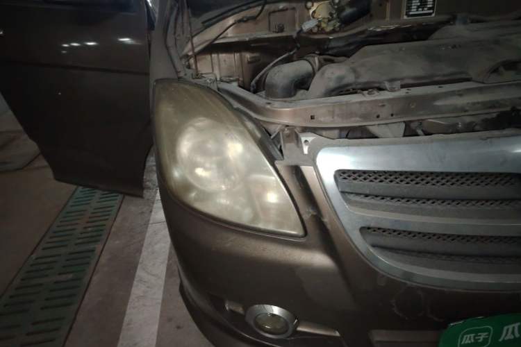 Used Foton MP-X E 2010 2.4L Wealth Express Comfort Edition M240S-4G64 Right Front Headlight
