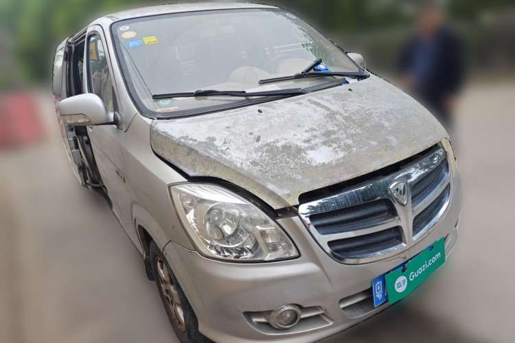 Used Foton MP-X E 2010 2.4L Wealthy Express Comfort Edition M240SL-4G64 Front Right 45 Deg