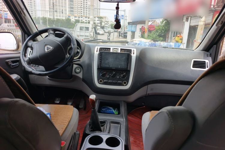 Used Foton MP-X E 2011 2.0L - M240L Wealthy Express Classic Edition 486EQV4 Center Console