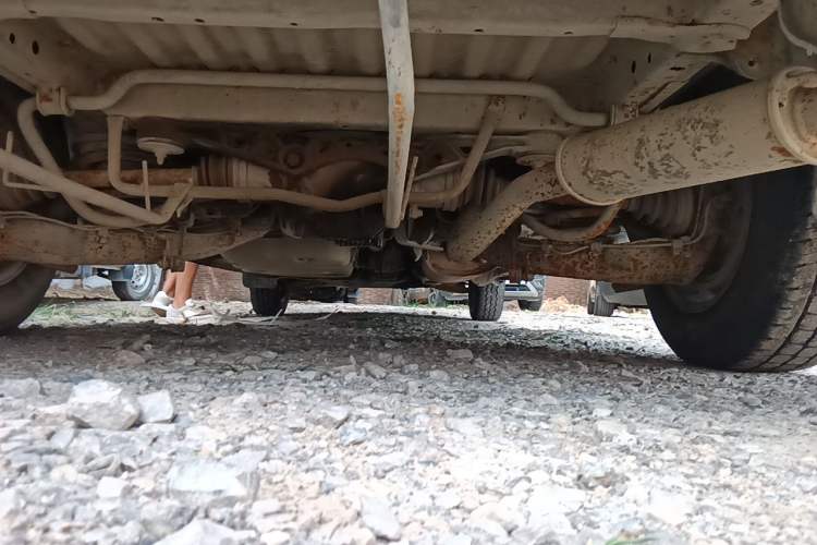 Used Foton MP-X E 2011 2.0L - M200L Wealth Express Classic Edition 4G63S4M Chassis Rear