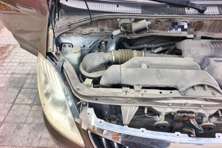 Used Foton MP-X E 2011 2.0L - M240L Wealthy Express Classic Edition 486EQV4 Engine Bay Right
