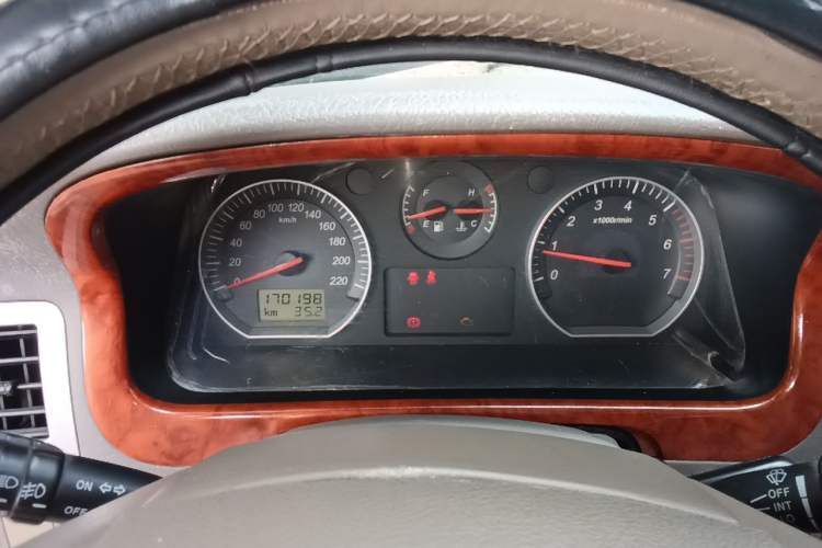 Used Foton MP-X E 2011 2.0L - M200L Wealth Express Classic Edition 4G63S4M Instrument Cluster