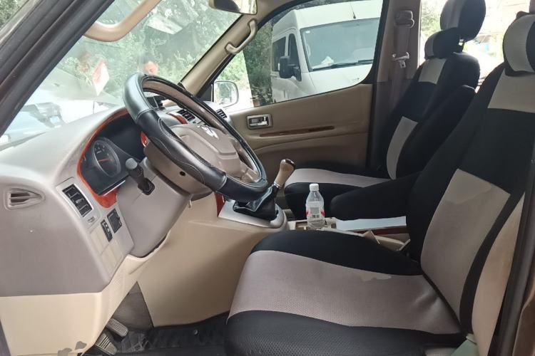 Used Foton MP-X E 2011 2.0L - M200L Wealth Express Classic Edition 4G63S4M Left Front Seat