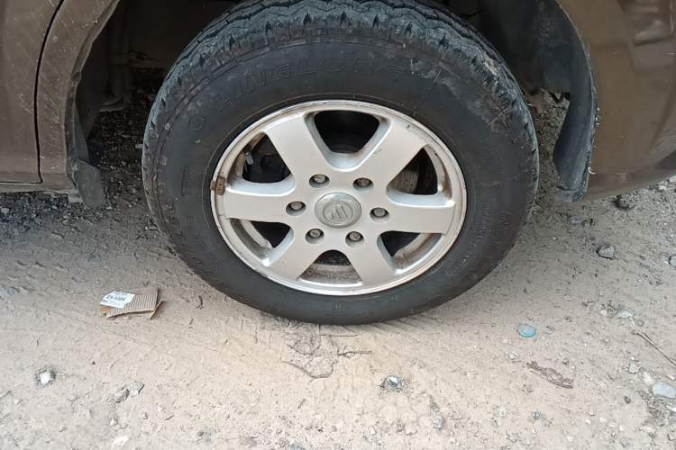 Used Foton MP-X E 2011 2.0L - M200L Wealth Express Classic Edition 4G63S4M Right Front Wheel Hub
