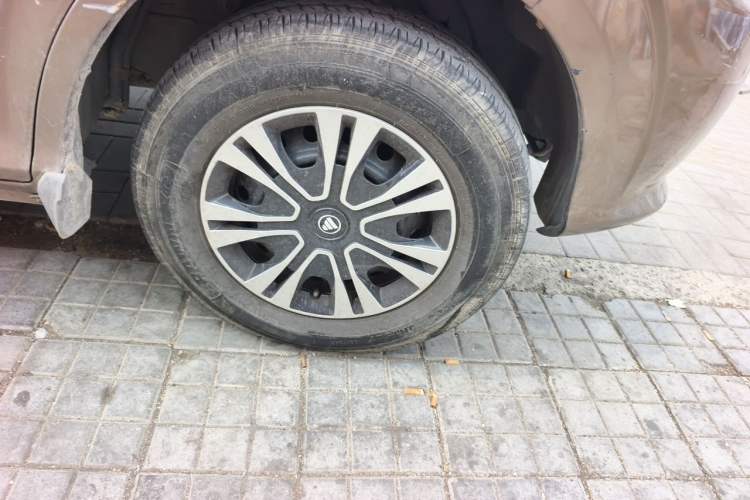 Used Foton MP-X E 2011 2.0L - M240L Wealthy Express Classic Edition 486EQV4 Right Front Wheel Hub