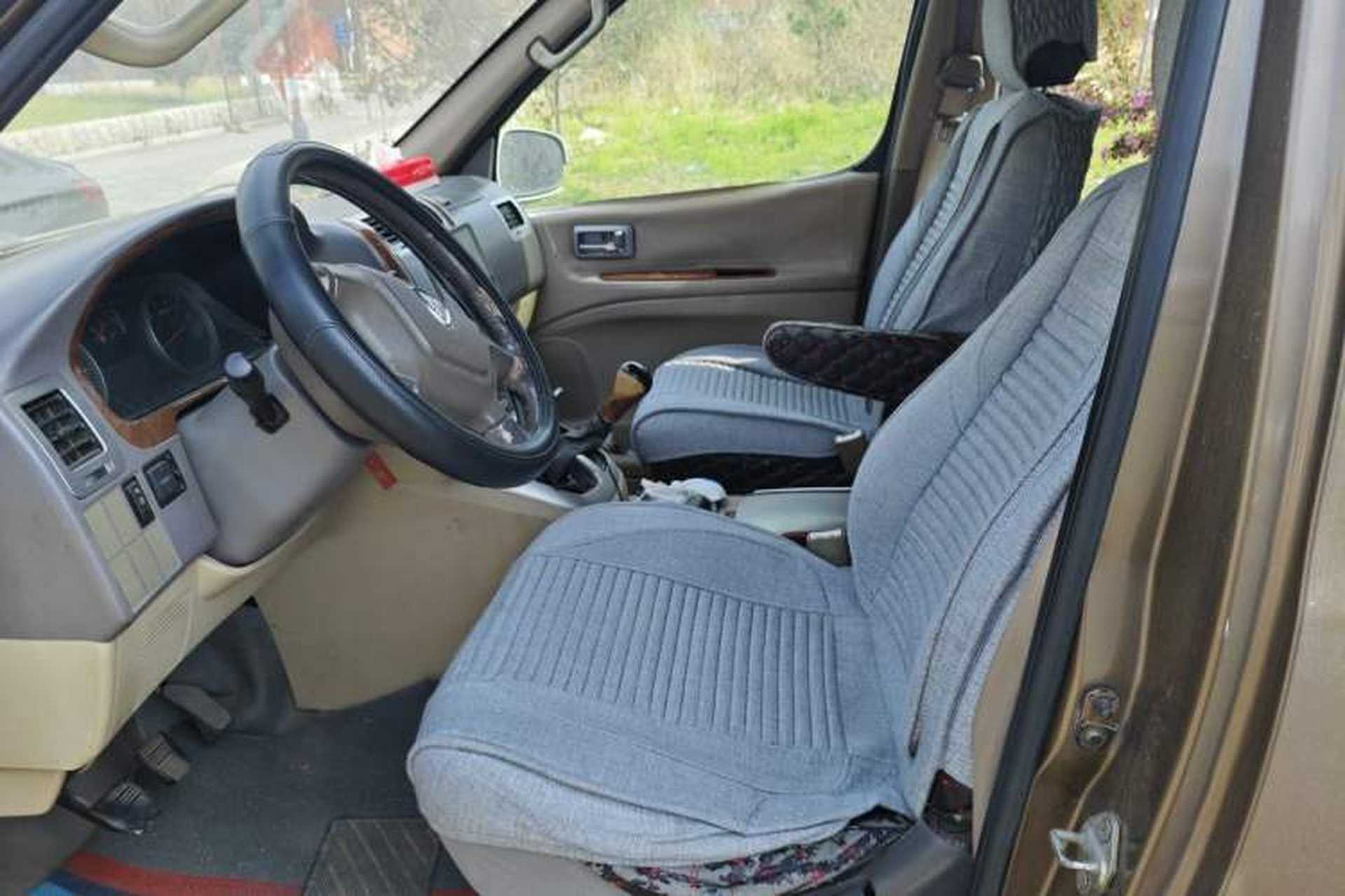 Used Foton MP-X E 2011 2.4L - M240SL Wealth Express Comfort Edition 4G64 Driver Seat